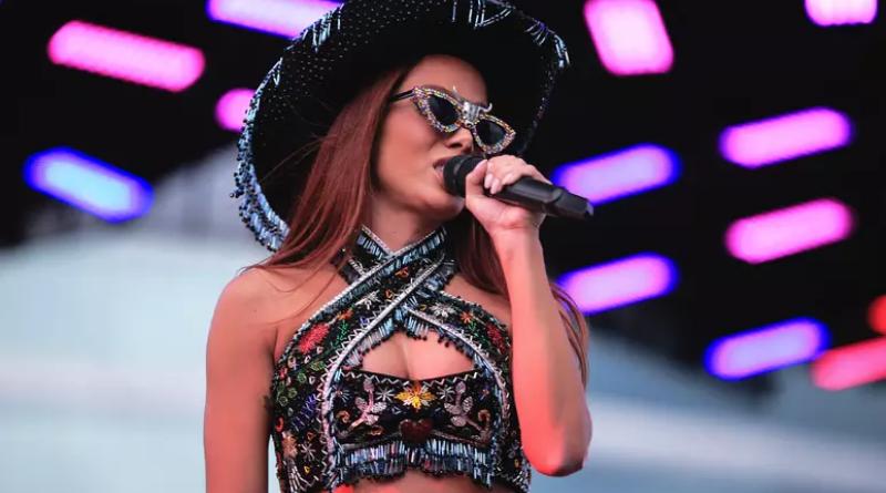 Anitta fecha pré-Carnaval com show em São Paulo